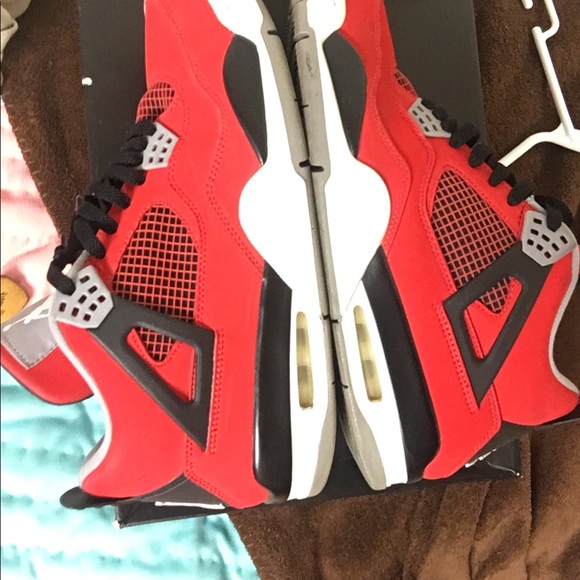 jordan 4 toro bravo fake vs real